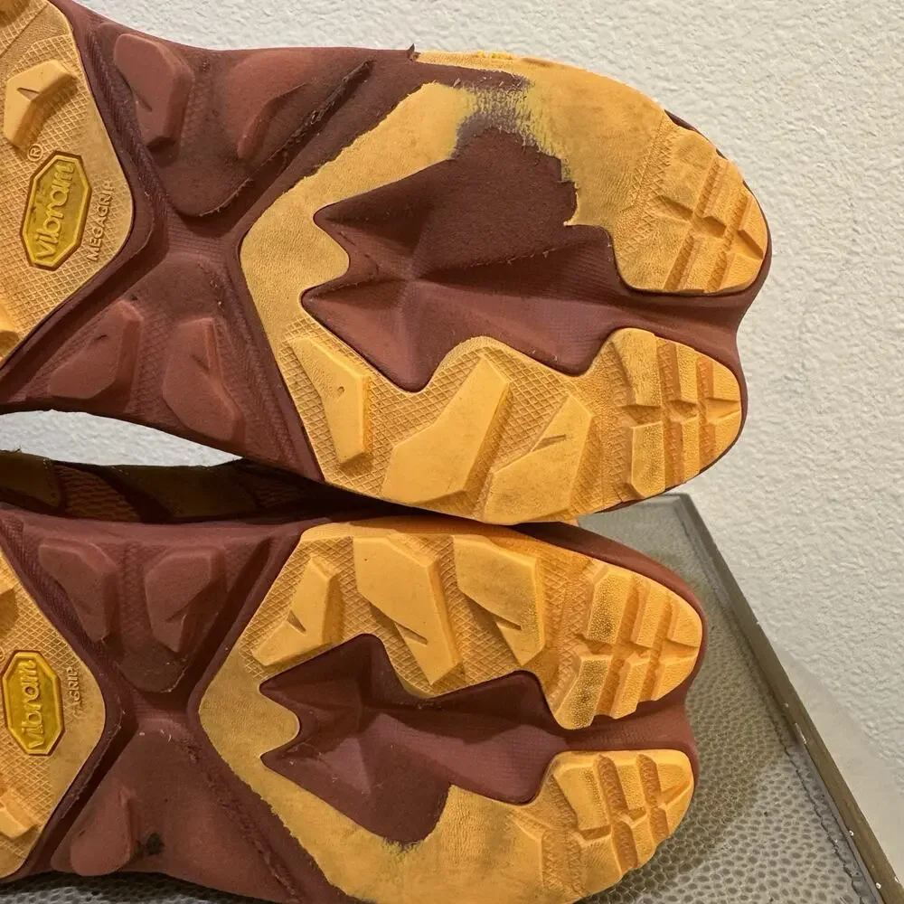 Hoka One One hoka one